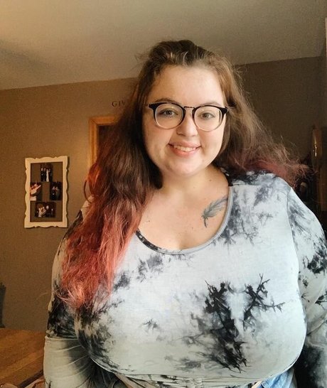 Nacktes geleaktes OnlyFans-Foto von Ahitsnatalie