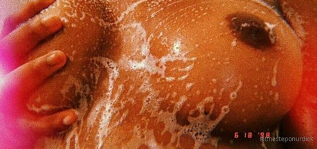 Nacktes geleaktes OnlyFans-Foto von Rohilu