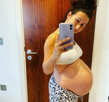 Nacktes geleaktes OnlyFans-Foto von Hayley Tamaddon