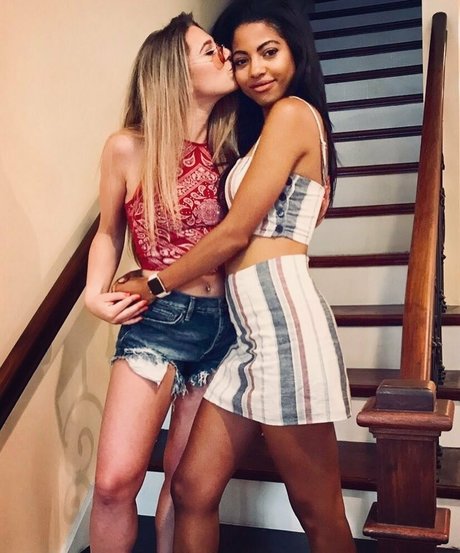 Nacktes geleaktes OnlyFans-Foto von Camille Hyde