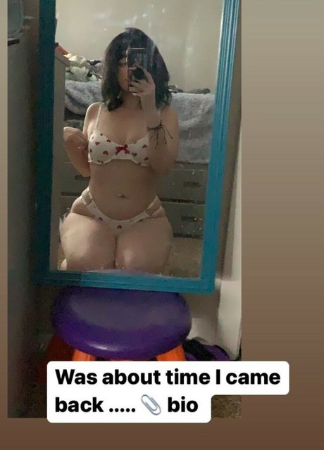 Nacktes geleaktes OnlyFans-Foto von Daisyy Mayyy