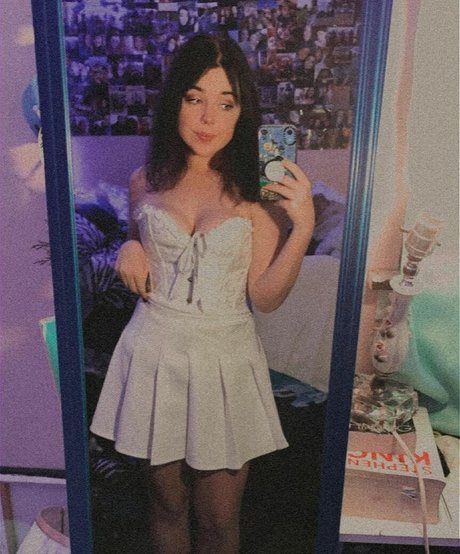 Nacktes geleaktes OnlyFans-Foto von Daisyy Mayyy
