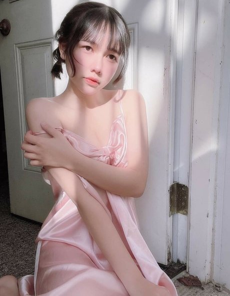 Nacktes geleaktes OnlyFans-Foto von Arisa Nguyen