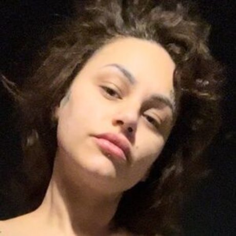 Nacktes geleaktes OnlyFans-Foto von Loz Brooker