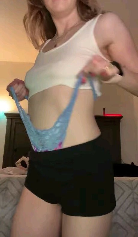 Nacktes geleaktes OnlyFans-Foto von Junipercandy
