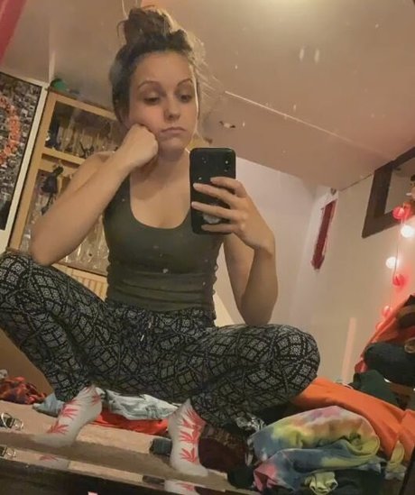 Nacktes geleaktes OnlyFans-Foto von Silencedhippie