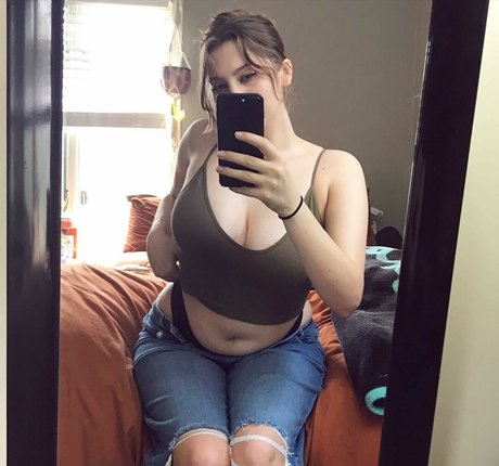 Chloe Carter