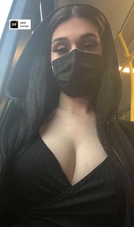 Nacktes geleaktes OnlyFans-Foto von Luaaliyah