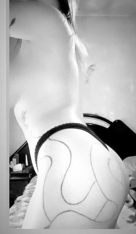 Nacktes geleaktes OnlyFans-Foto von Samanta Simpsonita