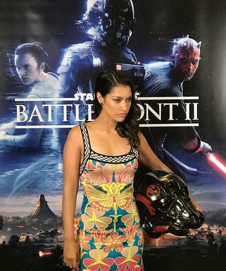 Janina Gavankar