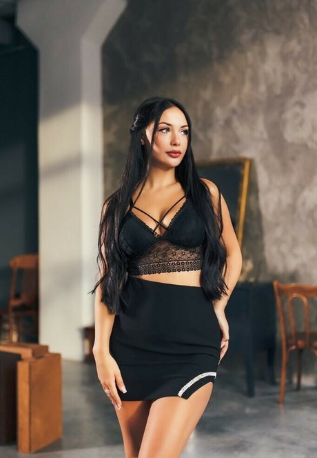Nacktes geleaktes OnlyFans-Foto von Kristina Azaronak
