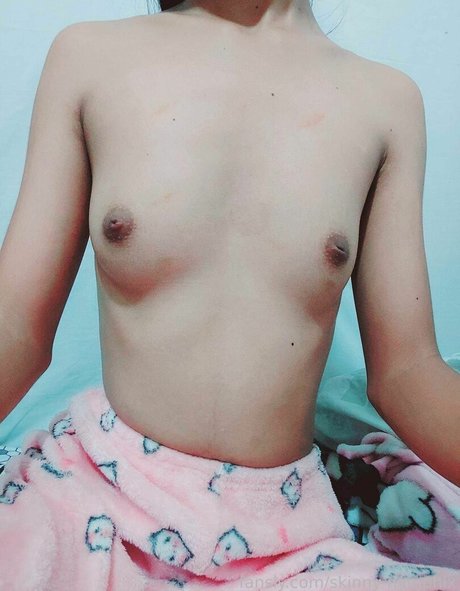 Nacktes geleaktes OnlyFans-Foto von Skinny Lala