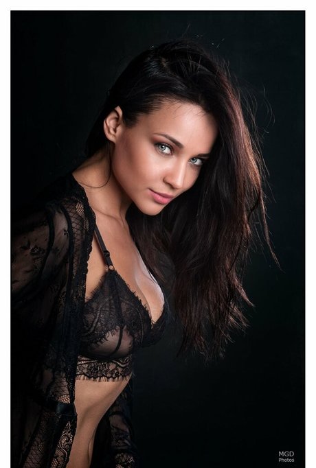 Nacktes geleaktes OnlyFans-Foto von Angelina Petrova