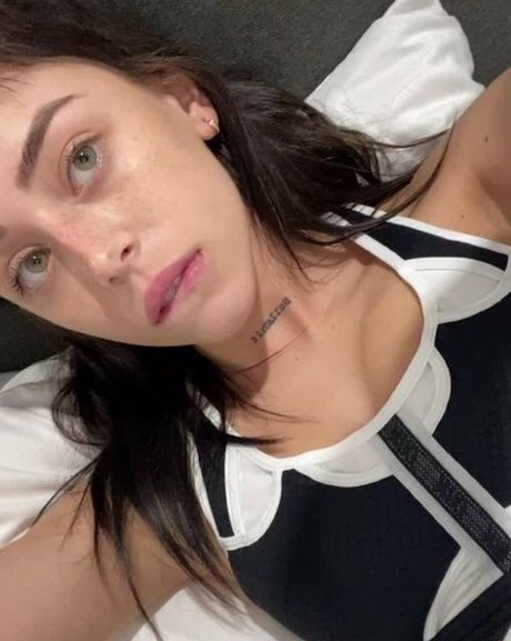 Nacktes geleaktes OnlyFans-Foto von Nicki Nicole