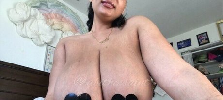 Nacktes geleaktes OnlyFans-Foto von Abithesaint