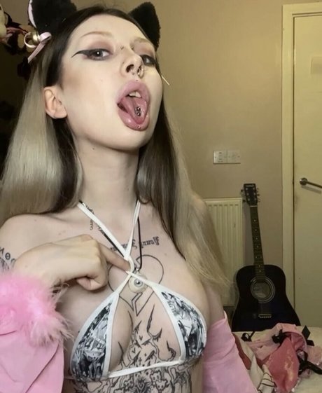 Nacktes geleaktes OnlyFans-Foto von Skullfuked