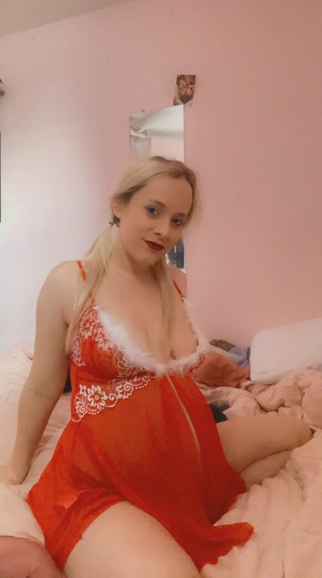 Nacktes geleaktes OnlyFans-Foto von Baddestblondebarbie