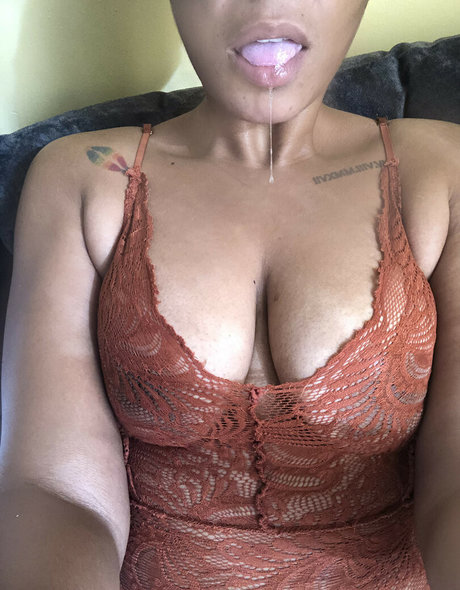 Nacktes geleaktes OnlyFans-Foto von Wildheart Asmr