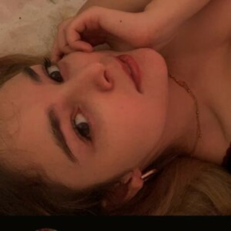 Nacktes geleaktes OnlyFans-Foto von Yuna Siren