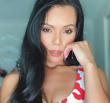 Nacktes geleaktes OnlyFans-Foto von Angel Gower