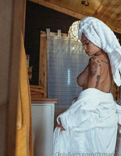Nacktes geleaktes OnlyFans-Foto von The Fit Mami