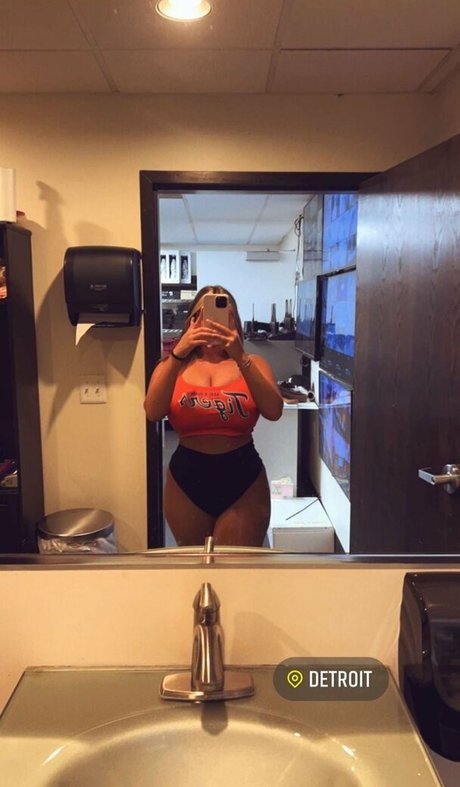 Nacktes geleaktes OnlyFans-Foto von Kasey