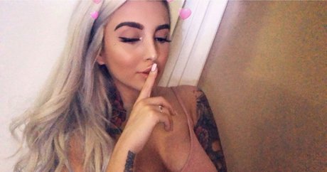 Nacktes geleaktes OnlyFans-Foto von Sj Valenz