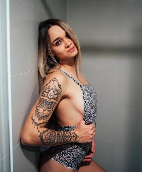 Nacktes geleaktes OnlyFans-Foto von Nikola Sarsova