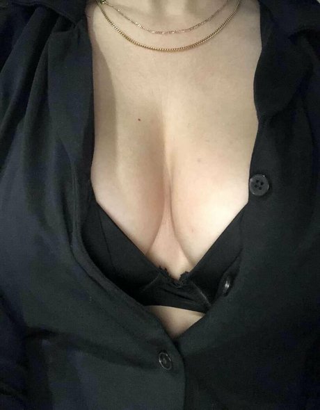 Nacktes geleaktes OnlyFans-Foto von Madelinelaw