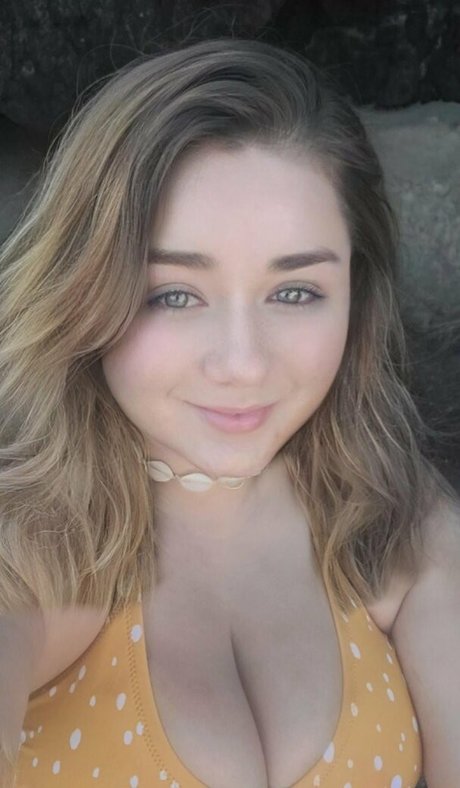Nacktes geleaktes OnlyFans-Foto von Lillie Mae