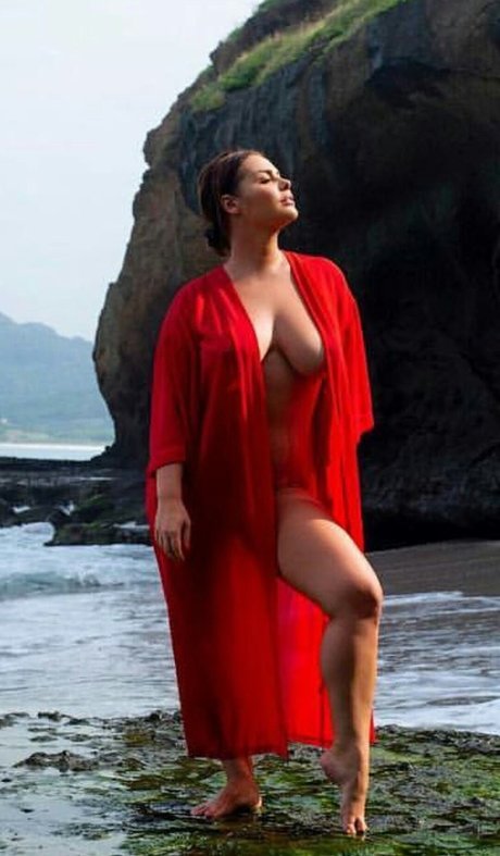 Nacktes geleaktes OnlyFans-Foto von Elinatervo