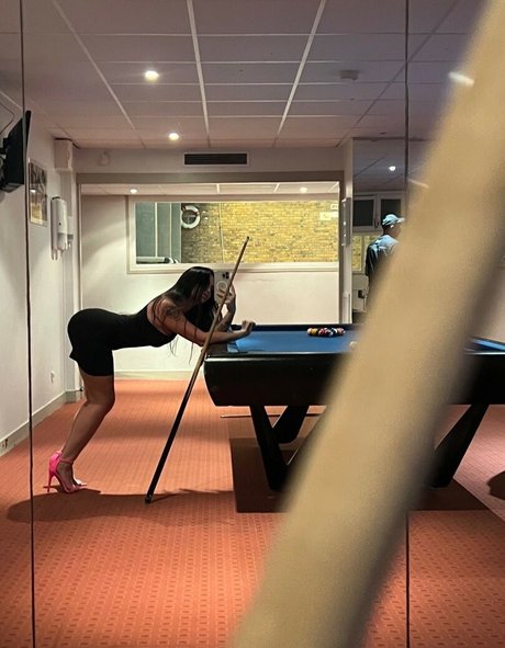 Nacktes geleaktes OnlyFans-Foto von Laura Von Gallucci