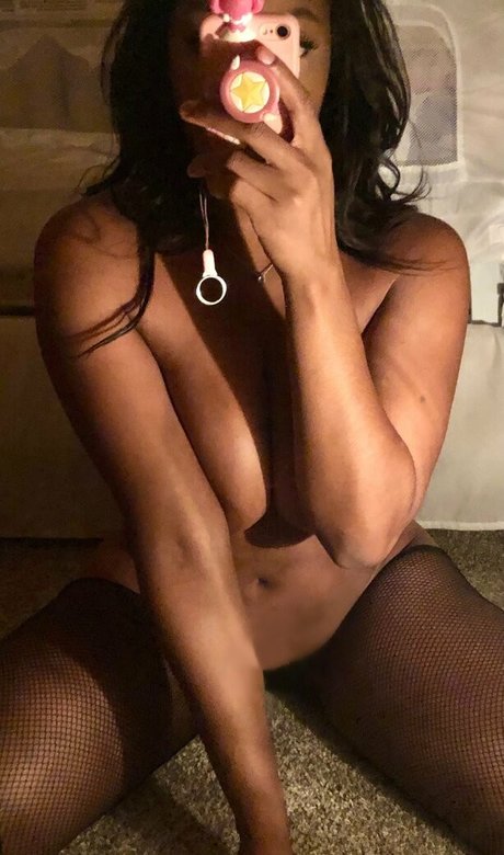 Nacktes geleaktes OnlyFans-Foto von Paige Chappel