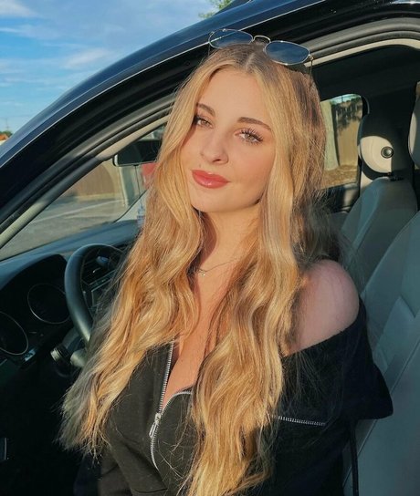 Nacktes geleaktes OnlyFans-Foto von Corrina M