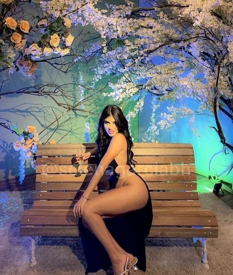 Nacktes geleaktes OnlyFans-Foto von Selena Garcia Bh