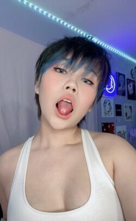Nacktes geleaktes OnlyFans-Foto von Lil Yurouo