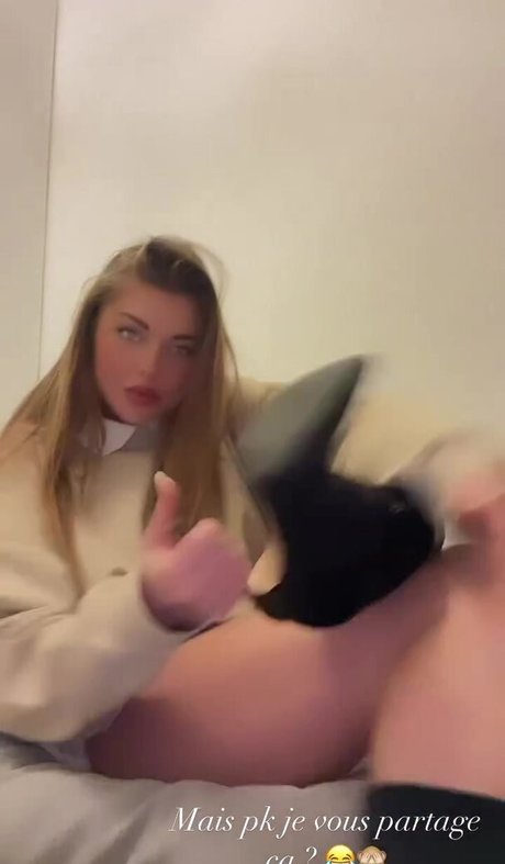 Nacktes geleaktes OnlyFans-Foto von Yoly Lpda9