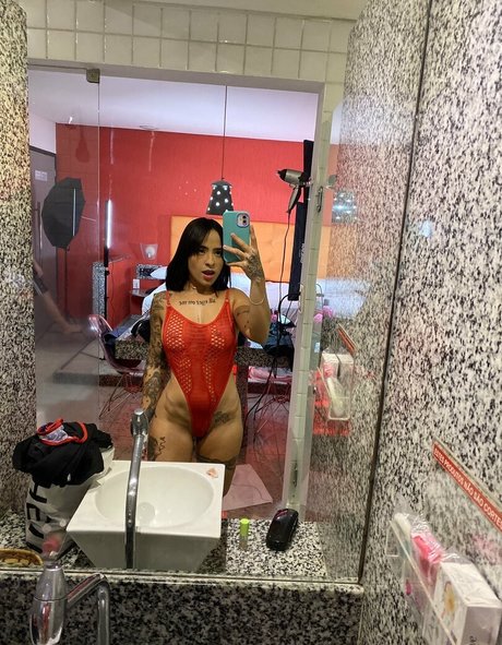 Nacktes geleaktes OnlyFans-Foto von Rayanenas