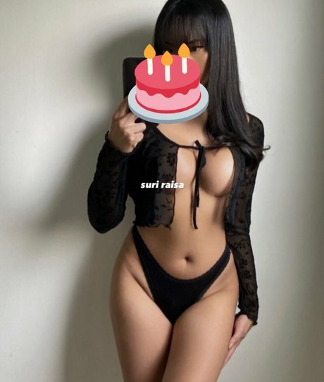 Nacktes geleaktes OnlyFans-Foto von Suri Raisa