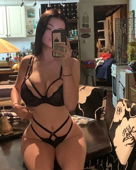 Nacktes geleaktes OnlyFans-Foto von Grace Laura