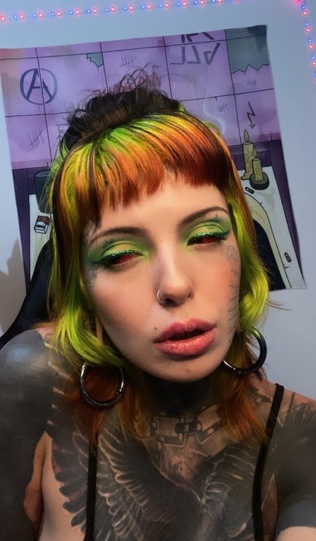 Nacktes geleaktes OnlyFans-Foto von Mari Zombie