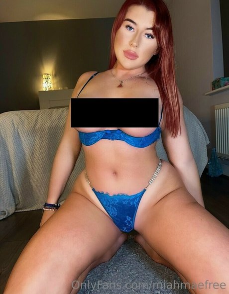 Nacktes geleaktes OnlyFans-Foto von Miahmae