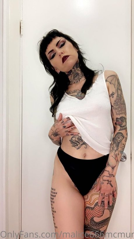 Nacktes geleaktes OnlyFans-Foto von Malice Mcmunn