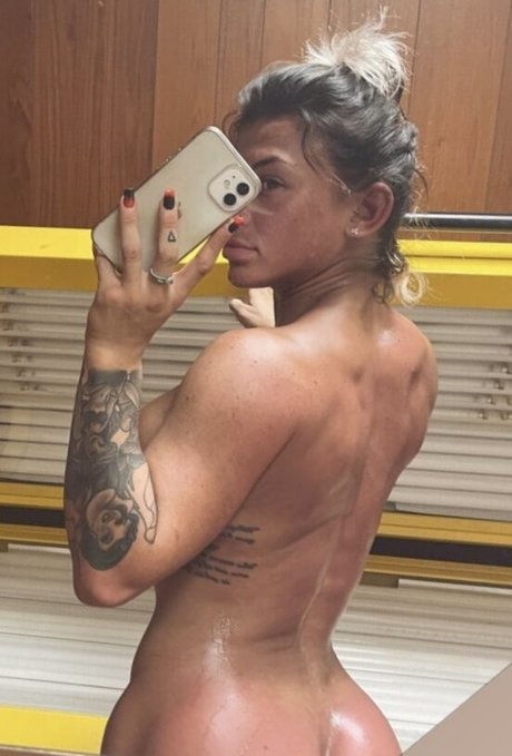 Nacktes geleaktes OnlyFans-Foto von Charlianne Jayne