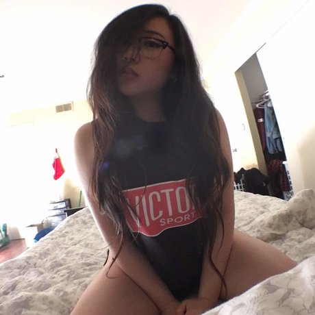 Nacktes geleaktes OnlyFans-Foto von Hentai Waifu