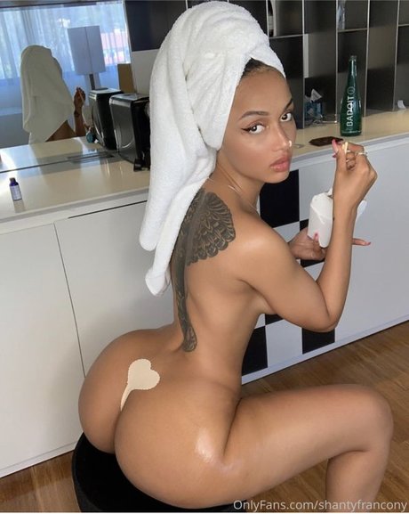 Nacktes geleaktes OnlyFans-Foto von Shanty Franco