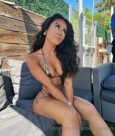 Nacktes geleaktes OnlyFans-Foto von Delia Sylvain