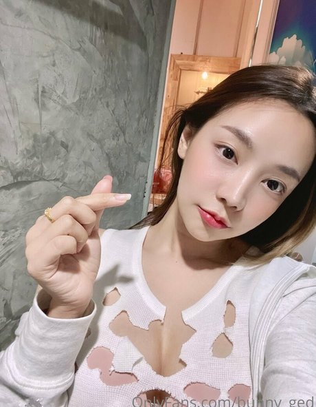 Nacktes geleaktes OnlyFans-Foto von Bunnyged