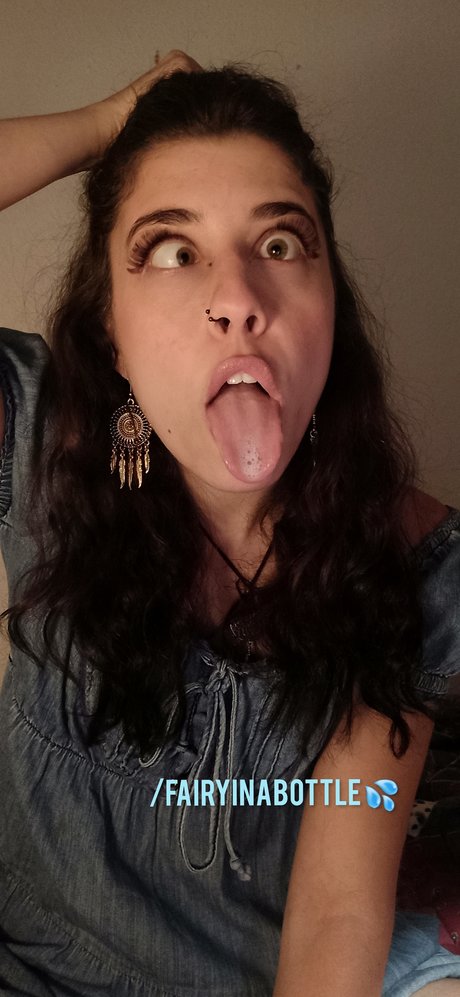 Nacktes geleaktes OnlyFans-Foto von Fairyinabottle