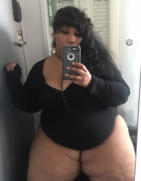 Nacktes geleaktes OnlyFans-Foto von Thiccflix